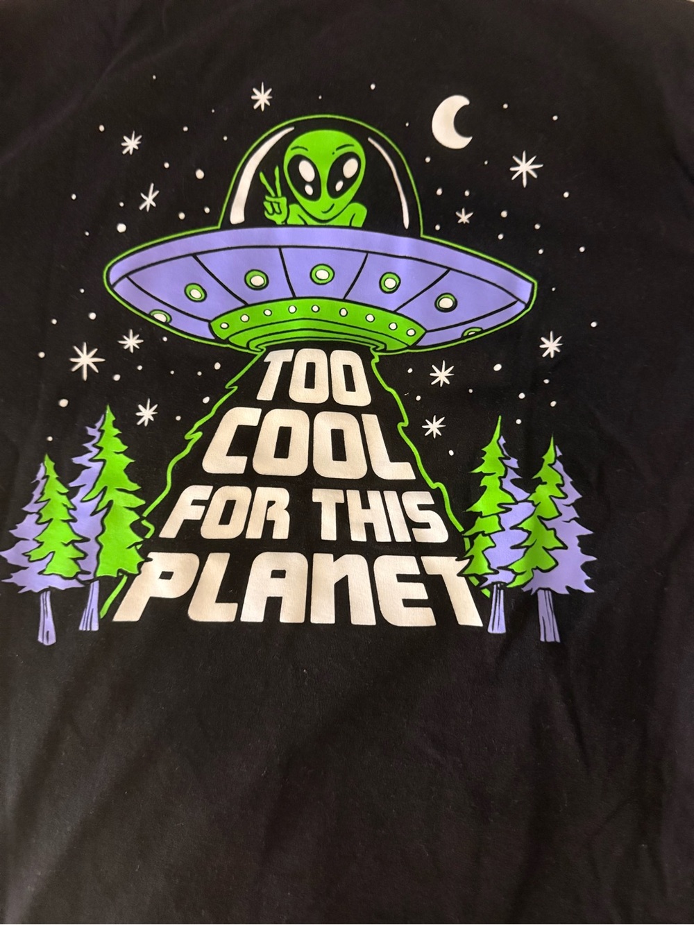 wonder nation Black Tee with Green Alien and Purple UFO Graphic size 8 kids